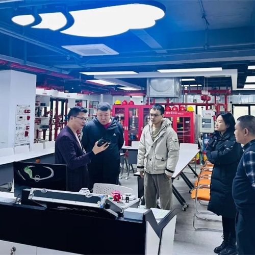 “攜手并進，共創輝煌”萬科南方區域公司領導一行蒞臨我司參觀考察